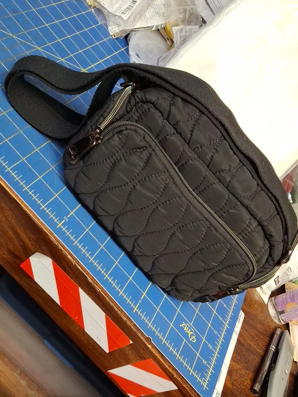Black Quilted Crossbody 8x4x5 Bag Pre-Loved